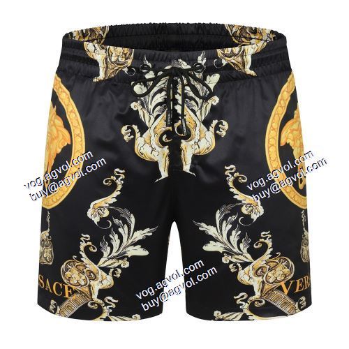  VERSACEブランドスーパーコピー 窮屈感はゼロ 2021春夏 ヴェルサーチVERSACE めちゃくちゃお得 