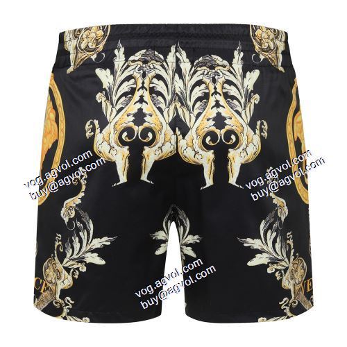  VERSACEブランドスーパーコピー 窮屈感はゼロ 2021春夏 ヴェルサーチVERSACE めちゃくちゃお得 