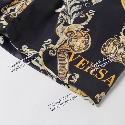  VERSACEブランドスーパーコピー 窮屈感はゼロ 2021春夏 ヴェルサーチVERSACE めちゃくちゃお得 