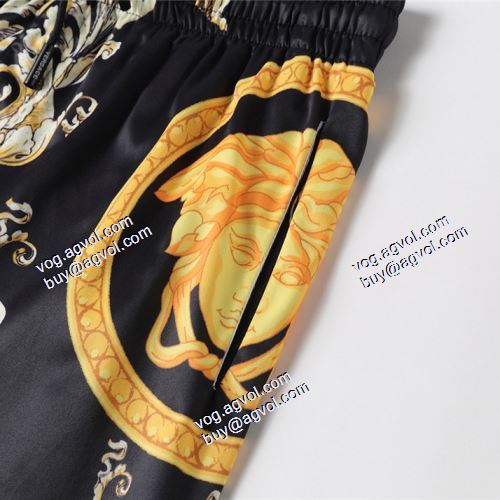  VERSACEブランドスーパーコピー 窮屈感はゼロ 2021春夏 ヴェルサーチVERSACE めちゃくちゃお得 