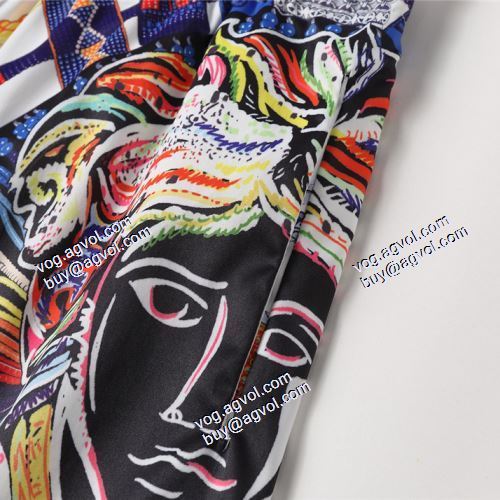 最旬アイテム ハーフパンツ ヴェルサーチVERSACE 2021春夏 VERSACEブランドコピー