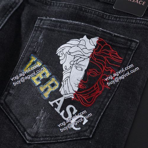  プレゼントに VERSACEコピーブランド 2021春夏 ヴェルサーチVERSACE レッグラインを引き締めてくれる