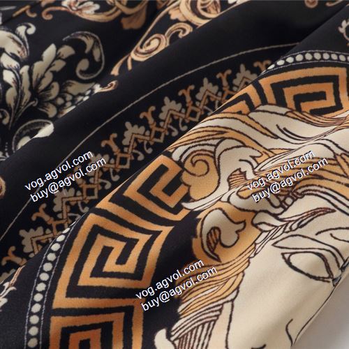  VERSACE偽物ブランド 2021春夏 ～希少 ハーフパンツ ヴェルサーチVERSACE