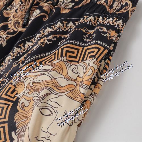  VERSACE偽物ブランド 2021春夏 ～希少 ハーフパンツ ヴェルサーチVERSACE