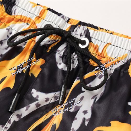  VERSACEブランド コピー 2021春夏 お買得 ヴェルサーチVERSACE 柔らかな質感