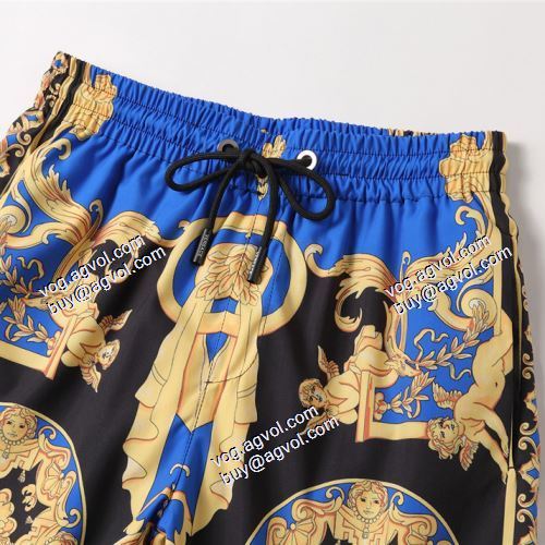  ヴェルサーチVERSACE 大人のおしゃれに 窮屈感はゼロ 2021春夏 VERSACEコピー 