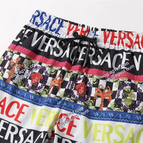  VERSACEブランド 偽物 通販 2021春夏 絶妙なルーズ感 ヴェルサーチVERSACE 個性派