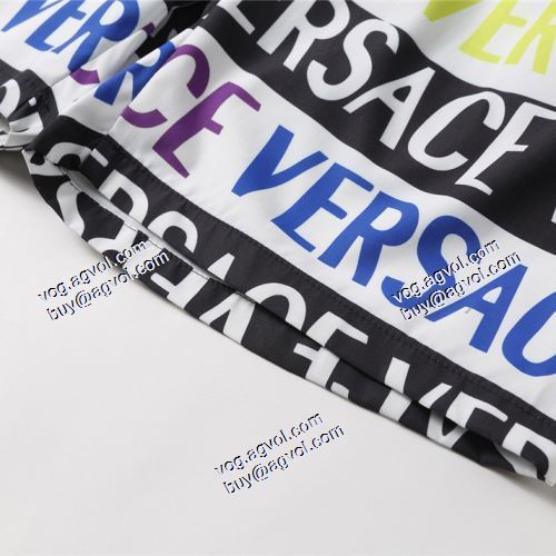  VERSACEブランド 偽物 通販 2021春夏 絶妙なルーズ感 ヴェルサーチVERSACE 個性派