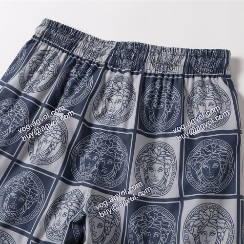  欧米韓流/雑誌 2021春夏 ヴェルサーチVERSACE バランス良い VERSACEスーパーコピー 激安