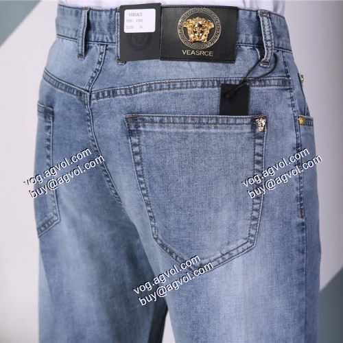  2021春夏 ヴェルサーチVERSACE 高級感演出 VERSACEスーパーコピー 代引 ハイグレードジーンズ