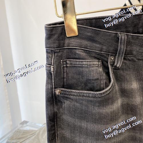 フロントウエストのボタン 理想のパンツ 2021秋冬 デニムパンツ ヴェルサーチVERSACE 注目のアイテム ヴェルサーチコピーブランド