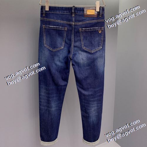 柔らかな質感 2021秋冬 ヴェルサーチ偽物ブランド ヴェルサーチVERSACE デニムパンツ ぐんぐん伸びるストレッチなデニム シンプル