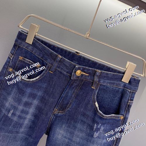 柔らかな質感 2021秋冬 ヴェルサーチ偽物ブランド ヴェルサーチVERSACE デニムパンツ ぐんぐん伸びるストレッチなデニム シンプル
