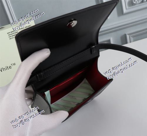 オフホワイトブランド 偽物 通販 上品な輝きを放つ形 2021秋冬斜め掛けバッグ Off-White 本革ショルダーバッグ