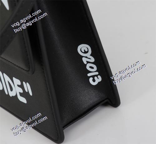 オフホワイトブランド 偽物 通販 上品な輝きを放つ形 2021秋冬斜め掛けバッグ Off-White 本革ショルダーバッグ