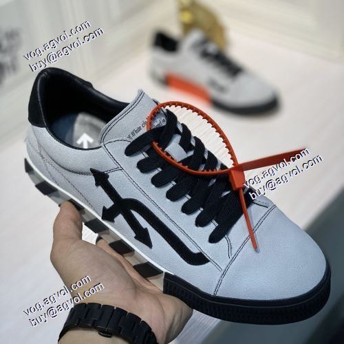 上品上質2021秋冬 Off-Whiteブランド コピー  当季のファッションは百着必選款ですよ生地 オフホワイトランニングシューズ