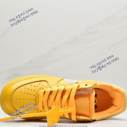 2021秋冬スニーカー  Swooshの側面の白い縫い目がシルバーの靴に目立つ 海外セレブ愛用 Off-Whiteフラットシューズ オフホワイトスーパーコピー 激安