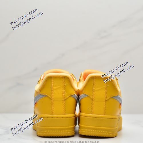 2021秋冬スニーカー  Swooshの側面の白い縫い目がシルバーの靴に目立つ 海外セレブ愛用 Off-Whiteフラットシューズ オフホワイトスーパーコピー 激安