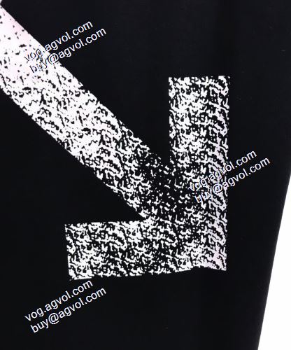 Off-White半袖Tシャツ オフホワイトスーパーコピー 2021春夏 個性的でスタイリッシュなプリントデザインが凝った作り