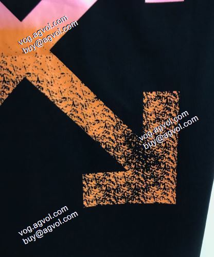 高品質 人気 2021春夏 Off-White半袖Tシャツ オフホワイトコピー ブランド 古典工芸は図案を作り,美しくファッションする 2021春夏