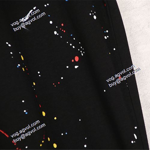人気激売れ 2021春夏半袖Tシャツ Off-White 半袖 リラックスフィット オフホワイトスーパーコピー デリケートなバッグサイドを採用