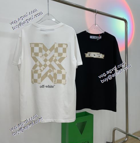 Off-Whiteブランド コピー オフホワイト半袖Tシャツ ジオラマ空間立体テープロゴのアルファベットTシャツを貼る抽象的なようで立体的 2021春夏