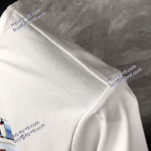 2021春夏 Off-Whiteブランドコピー オフホワイト半袖Tシャツ 胸元にロゴプリントラウンドネックドロップショルダーショートスリーブ 大好評