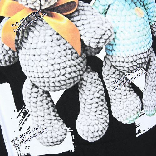 大人のおしゃれに 2021春夏半袖Tシャツ 胸に個性的なモノグラムプリント Off-White オフホワイトスーパーコピー 激安