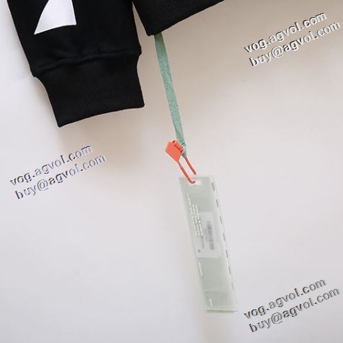 2色可選 大好評 もっとも高い人気を誇る オフホワイトブランドスーパーコピー 2022新作 Off-White オフホワイト プルオーバーパーカー プリントパーカ