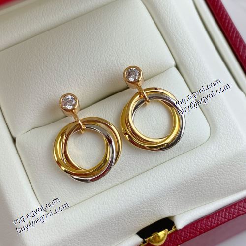 今からの季節にピッタリ！カルティエ CARTIER 2021春夏 オープンハートピアス CARTIERブランド 偽物 通販