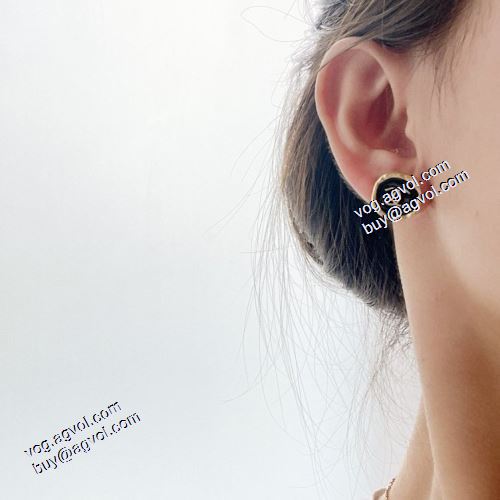 人気商品 ブランド コピー 2021春夏 ピアス 2色可選 売れ筋のいい