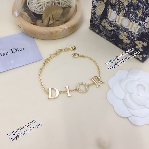 可愛く上品な雰囲気 ディオール DIOR 2021春夏 ブレスレット DIORスーパーコピー 激安 高級感演出