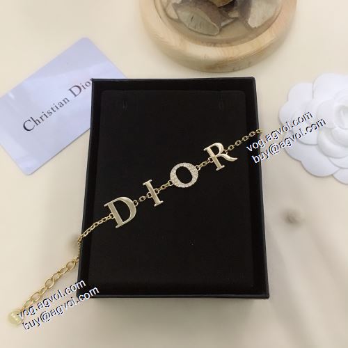 可愛く上品な雰囲気 ディオール DIOR 2021春夏 ブレスレット DIORスーパーコピー 激安 高級感演出