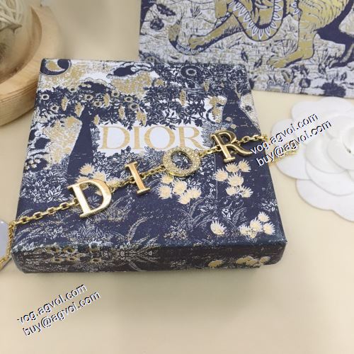 可愛く上品な雰囲気 ディオール DIOR 2021春夏 ブレスレット DIORスーパーコピー 激安 高級感演出