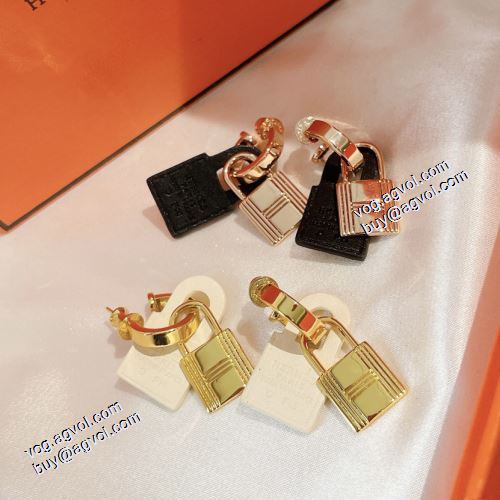 エルメス HERMES 2021春夏 優美なお出かけスタイル ピアス 2色可選 HERMESコピー 売れ筋のいい 