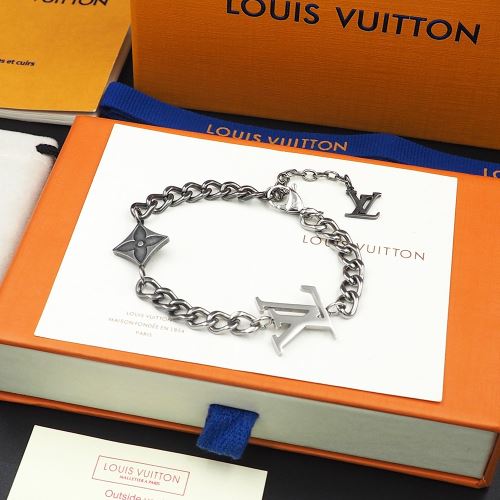 ブレスレット ルイ ヴィトンコピーブランド リストバンド つや消しにくい 2022新作 ルイ ヴィトン LOUIS VUITTON 存在感のある