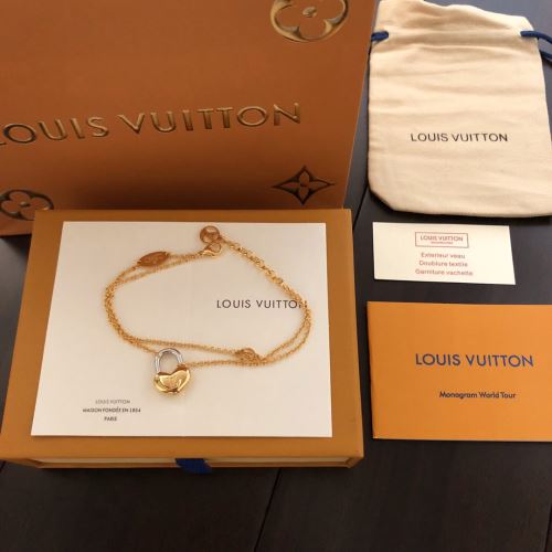 ルイ ヴィトン偽物ブランド プレゼントに最適 ポップ 2022新作 ルイ ヴィトン LOUIS VUITTON ペンダントトップ ハート