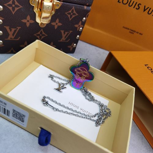 ルイ ヴィトンブランド 偽物 通販 運気アップ プレゼントに最適 2022新作 ルイ ヴィトン LOUIS VUITTON ペンダントトップ コンビカラー 個性的なデザ