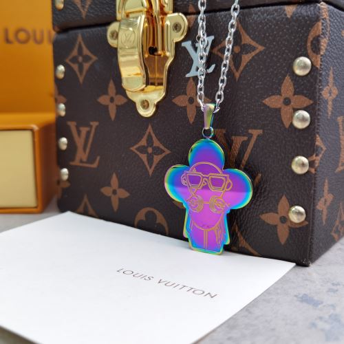 ルイ ヴィトンブランド 偽物 通販 運気アップ プレゼントに最適 2022新作 ルイ ヴィトン LOUIS VUITTON ペンダントトップ コンビカラー 個性的なデザ