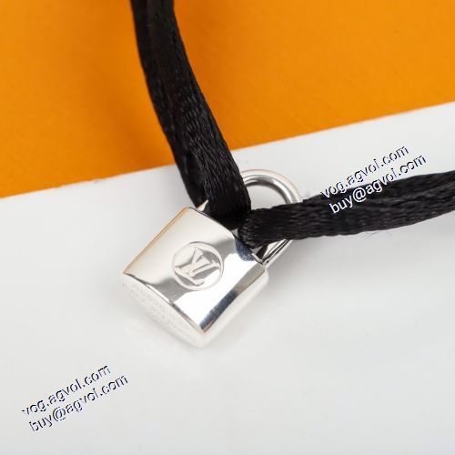 雑誌掲載アイテム ルイ ヴィトン LOUIS VUITTON ブレスレット 2色可選 2021春夏 ルイ ヴィトンブランド 偽物 通販
