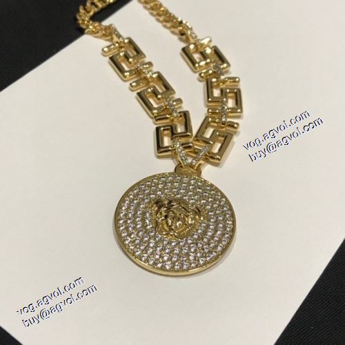 2021春夏 ヴェルサーチVERSACE 完売必至の人気モデルをご紹介 ブレスレット ネックレス  VERSACEスーパーコピー 入手困難！ 