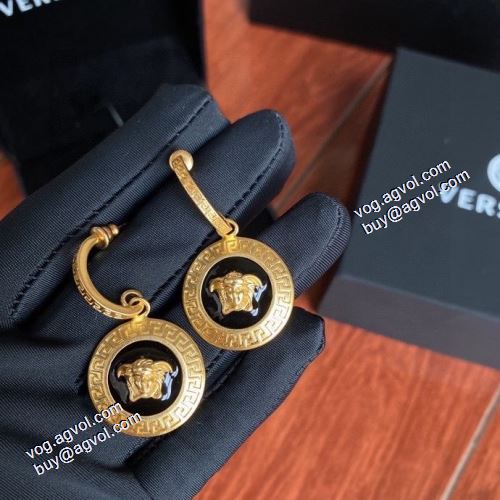 早くも完売している ピアス ヴェルサーチVERSACE 2021春夏 VERSACEコピーブランド  【激安】