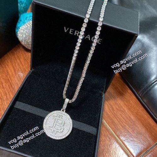 争奪戦必至 ヴェルサーチVERSACE 2021春夏 ネックレス VERSACE偽物ブランド 抜群の雰囲気が作れる!