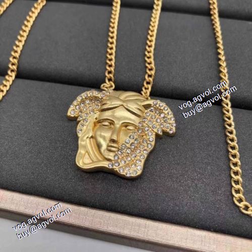 ヴェルサーチVERSACE 確定となる上品 ネックレス 2021春夏 ヴェルサーチブランド 偽物 通販 ショートパンツ