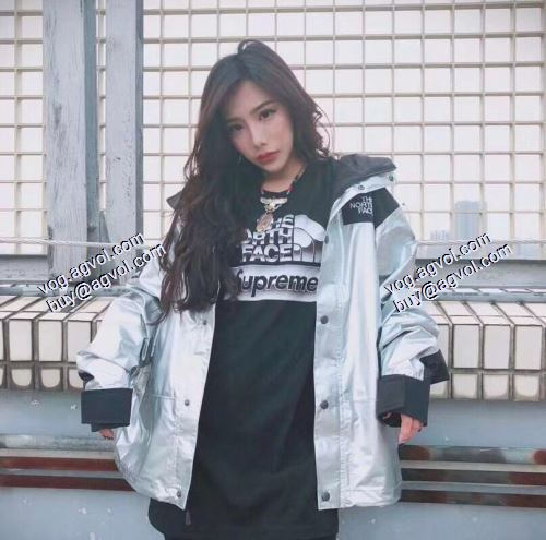 シュプリーム SUPREME 2色可選 格安！2021春夏 半袖Tシャツ SUPREMEスーパーコピー 激安 優しいフィット感