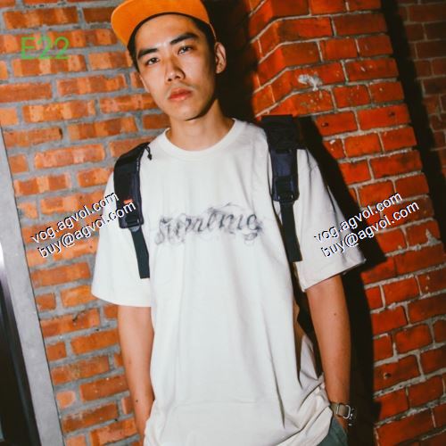 2021春夏 SALE!今季 Supreme Smoke Tee 煙がLogoとしている シュプリームスーパーコピー 半袖Tシャツ 2色可選 シュプリーム SUPREME
