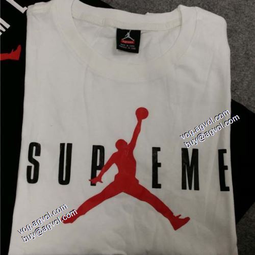 春夏に最も需要のある 2021秋冬 半袖Tシャツ シュプリーム Supreme 2色可選 SUPREMEブランドコピー 使い勝手抜群