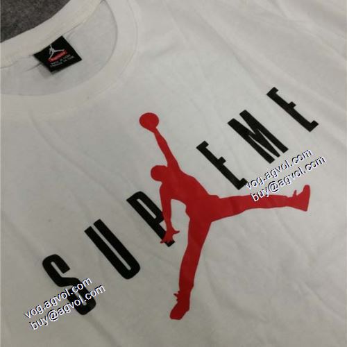 春夏に最も需要のある 2021秋冬 半袖Tシャツ シュプリーム Supreme 2色可選 SUPREMEブランドコピー 使い勝手抜群