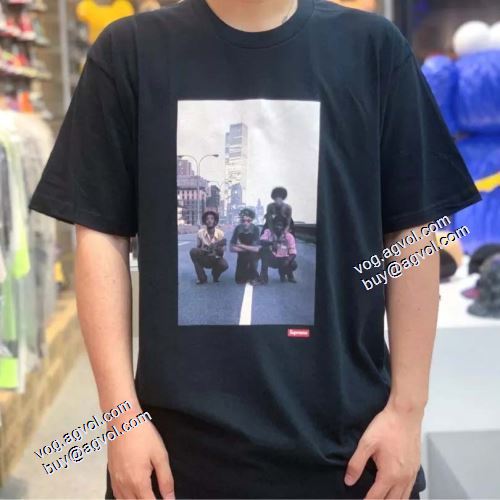 活用できるアイテム シュプリーム偽物ブランド 半袖Tシャツ シュプリーム 21SS Week18 Augustus Pablo Tee レゲエ歌手半袖Tシャツ 3色可選