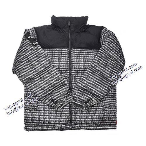 防寒具としての機能もバッチリ 海外セレブ愛用 2021 シュプリーム SUPREME 21SS Studded Nuptse Jacket ジャケット ダウンジャケット 3色可選 シュプリーム偽物ブランド
